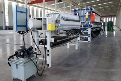 Filter press with automatic high-pressure diaphragm for filter press pilot tests