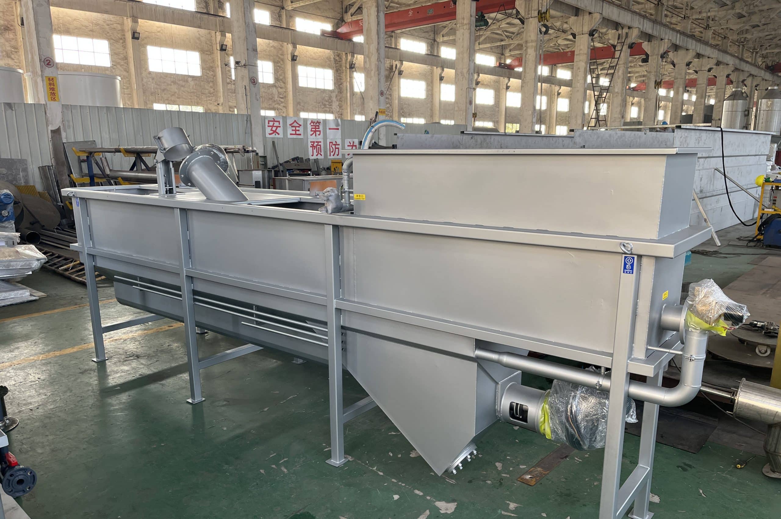 Compact wastewater pre-treatment unit factory 2