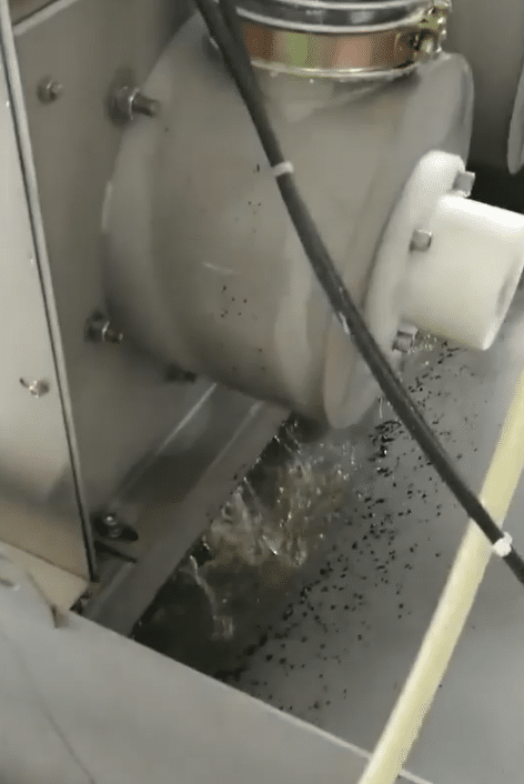 Liquid discharge from screw presses